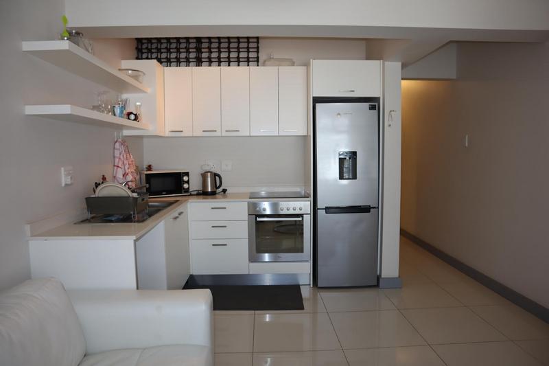 To Let 1 Bedroom Property for Rent in Sea Point Western Cape